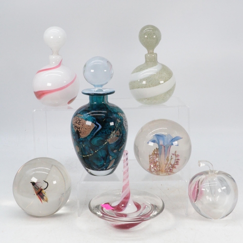 501 - A selection of paperweights to include M'Dina