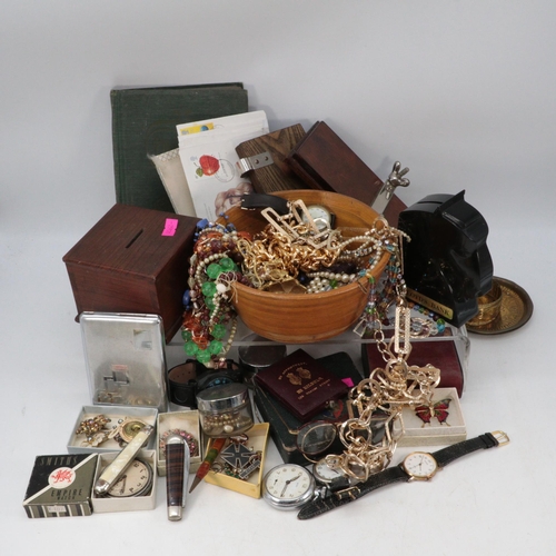 300 - Large quantity of assorted costume jewellery and other sundries