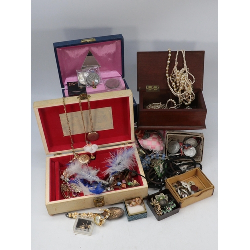 300A - A carton of assorted vintage and later costume jewellery