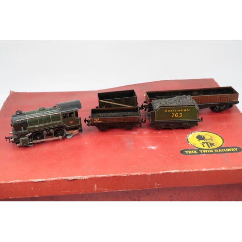 236 - Trix twin railway set, goods train sr5/324 together with 2 vintage controllers (trade, spares, repai... 