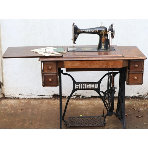 431 - Vintage table top singer sewing machine model number 66, export model on cast base with original rec... 