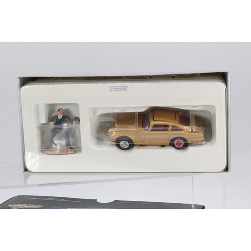 122 - Corgi Classics James Bond Collection 04201 Aston Martin DB5 and Odd Job figure set, boxed