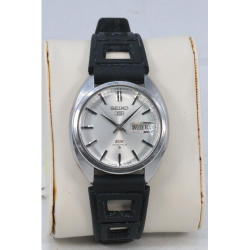 158 - Seiko DX 6106-7000 automatic wristwatch