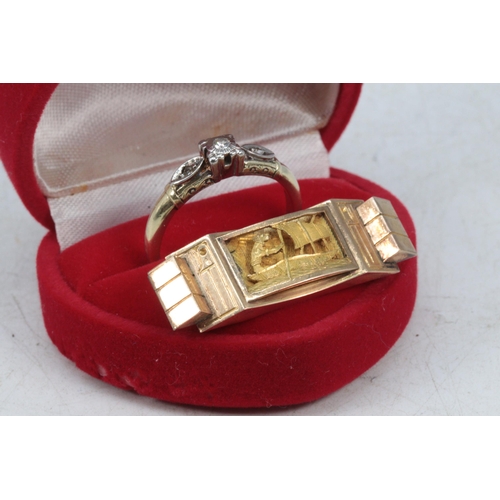 171 - An 18ct gold brooch with pull release clasp (4g) together with a 14ct gold diamond ring (4g)