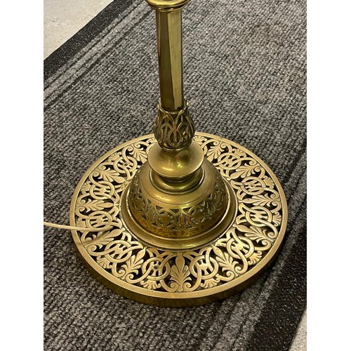 404 - Quality Antique brass telescopic lamp standard, Will need rewiring to conform to modern standards. (... 