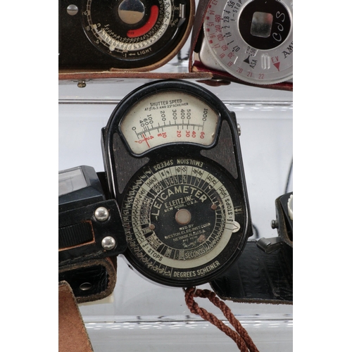 92 - A good selection of cased light meters to include Leningrad 4, Weston Master II, Weston Master V, Le... 