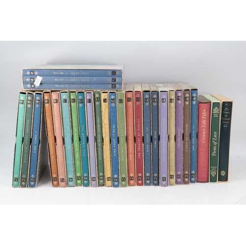 256 - 28x Folio society books to include, King John, Alls well that ends well, Mid-summer nights dream and... 