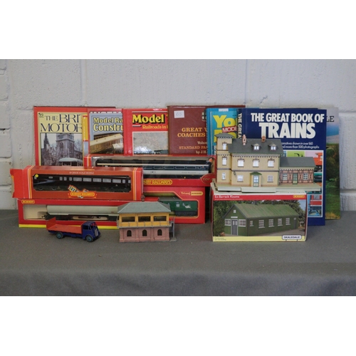 395 - Hornby Skaledale R9813 Ex Barrack Rooms, Hornby 2904 carriage, R4103 buffet car, R623A together with... 