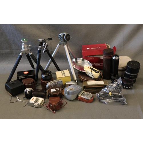 434 - Selection of assorted camera accessories to include light meters, tripod, Aico lens, Sigma lens etc ... 