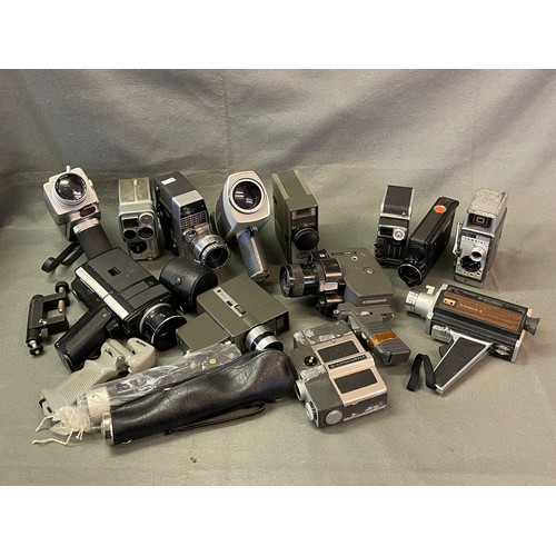 358 - A selection of assorted cine cameras to include Bell & Howell Sundial, Minolta K7, Yashica etc (all ... 