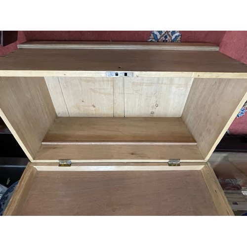 259A - A wooden blanket box