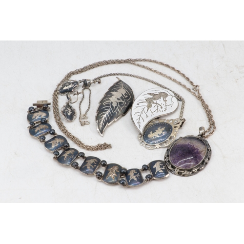 190 - Niello Siam silver jewellery to include brooches, bracelet and earrings together with a silver and b... 