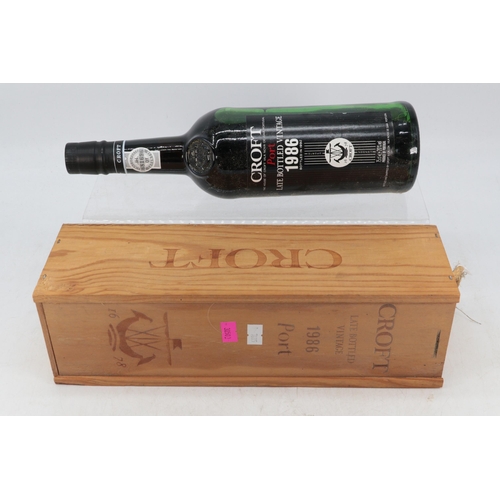 141 - Boxed bottle of Croft Late Bottled Vintage 1986 Port.  We cannot guarantee the quality level of all ... 