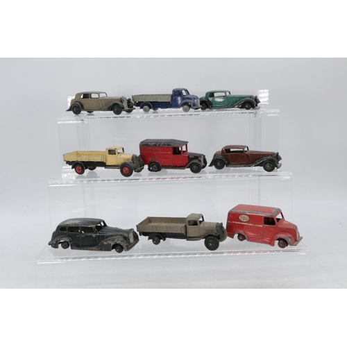 156 - Selection of vintage Dinky diecast including a Packard, Trojan, Dodge, Austin, assorted (19)