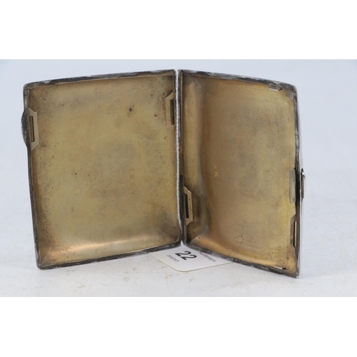 22 - A silver hallmarked cigarette case (approx. 74g)