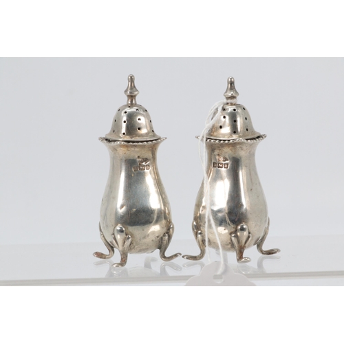 46 - Pair of silver pepperettes, Sheffield 1905 Walker and Hall