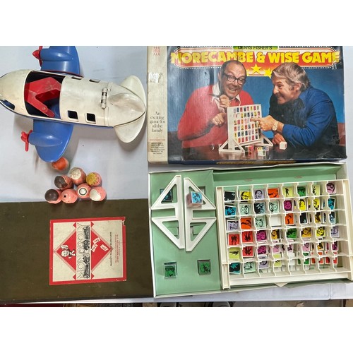 182 - Good selection of vintage games to include Connect Four, Battleships, Kiddie land and lots more (in ... 