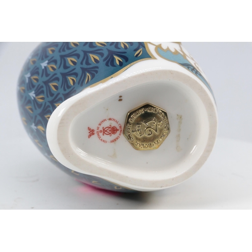 64 - Royal Crown Derby Penguin paperweight fitted gold stopper