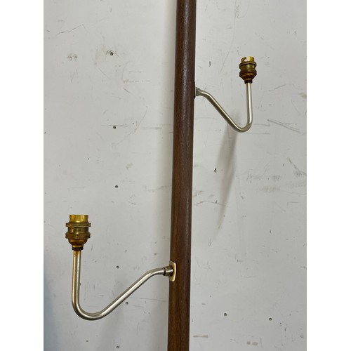 693 - 1960's Danish telescopic free standing light/lamp with glass shades (approx. 8ft)