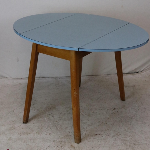 367 - Vintage Formica table measures approx. 90cm w x 52cm (unextended)