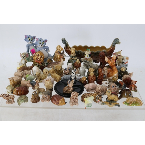 15 - Selection of Wade Whimsies including Disney, Tom & Jerry, many still wrapped in a case,  and other a... 