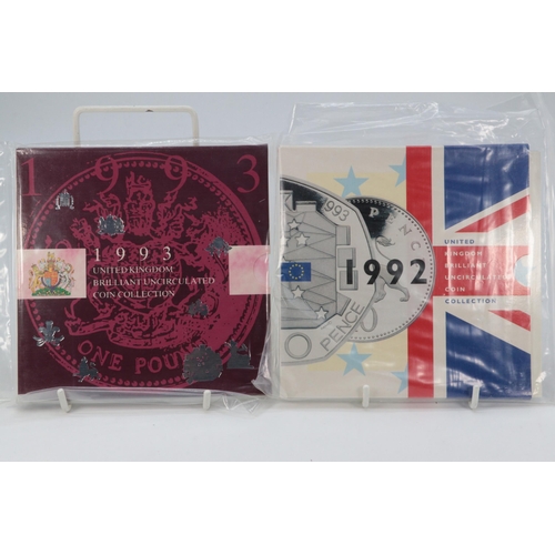 156 - UK Brilliant uncirculated coin collection 1992 together with 1993 (sealed)