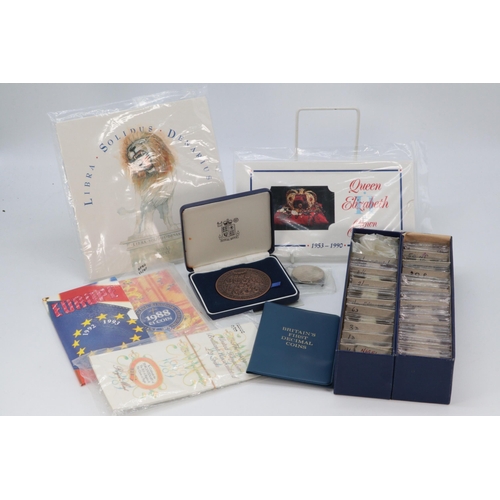 157 - A Queen Elizabeth crown collection 1953-1990, together with 1988, 1989 £1 coins and 1992-1993 commem... 