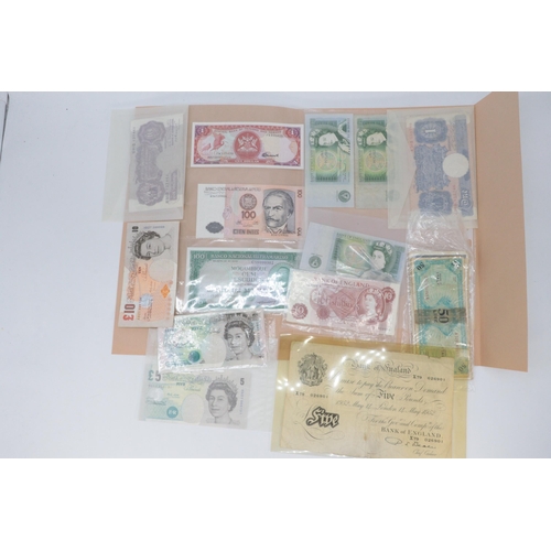 160 - Vintage Five pound white note, selection of other bank notes to include Yugoslavia dinar, pound note... 