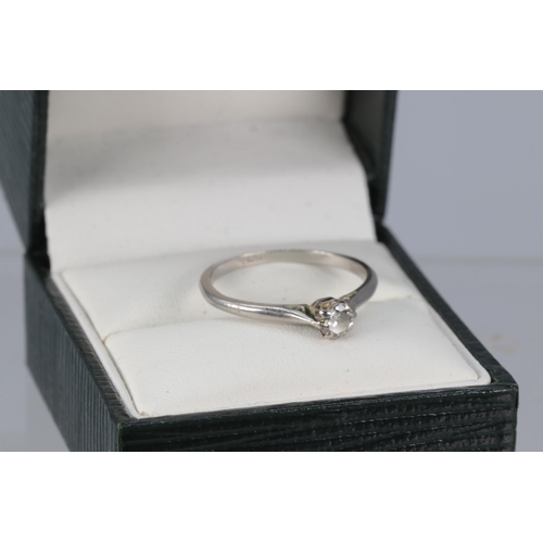 175 - A platinum ring set with solitaire diamond (approx. 2.8g), approx. size O