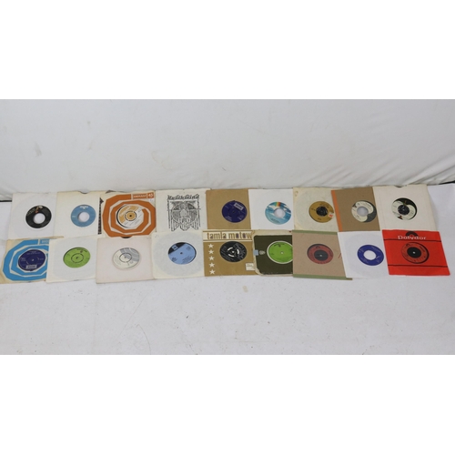 145 - Good quantity of assorted 45 records various Jimmy Hendrix, other 70's interest