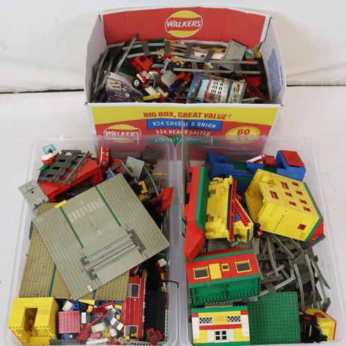 334 - Large quantity of lego including railway items, transformers etc TRADE/SPARES/REPAIRS together with ... 