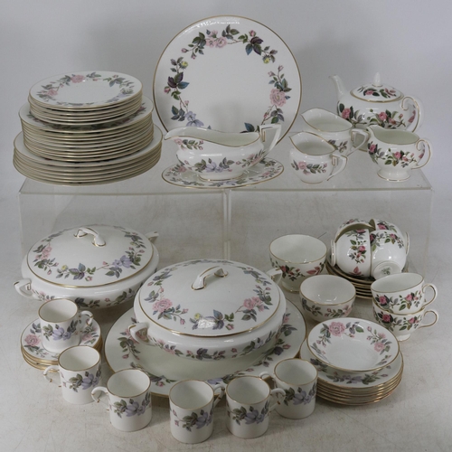 366 - Quantity of Royal Worcester June Garland and Hathaway Rose dinner ware