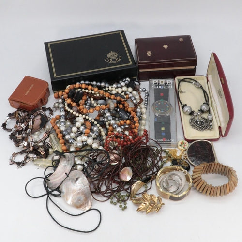 336 - A selection of assorted costume jewellery and watches etc