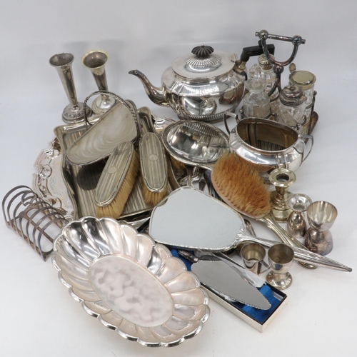 363 - A silver plated dressing table set on tray together with a quantity of silver plated cutlery flatwar... 