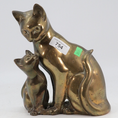 2 - A heavy brass sculpture of a cat and kitten (approx. 20cm tall)