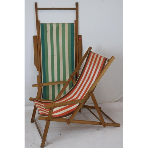 107 - Pair of deck chairs