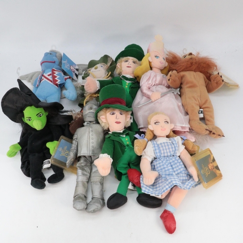 198 - Set of 8 Warner Brothers Studios, Wizard of Oz bears and additional Emerald King