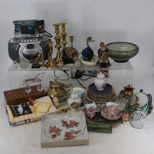 157 - Quantity of sundries to include brass ware, glassware, ceramics, Mdina, stereo TRADE/SPARES/REPAIRS