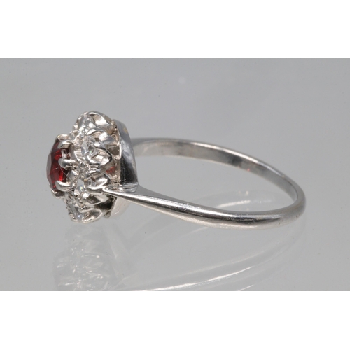 282G - 9ct white gold dress ring