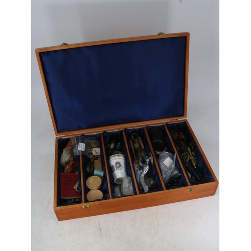 45 - Wooden box full of curiosities, nutcracker in the form of squirrel, Stratton items, Commemorative et... 
