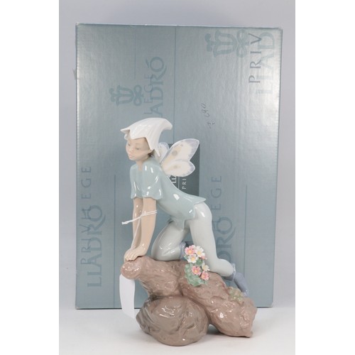 64 - Boxed Lladro privilege figure 