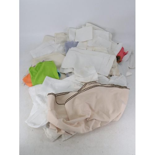 163 - Quantity of table linen