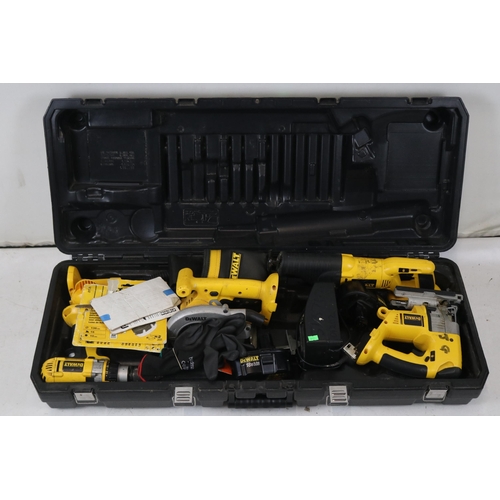 448 - Dewalt multi tool kit in case TRADE/SPARES/REPAIRS