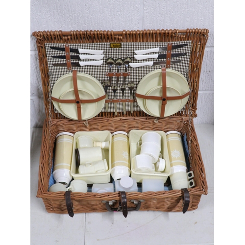 489 - Wicker basket picnic set