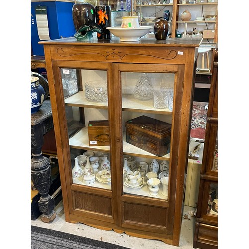 324 - Two door display cabinet  Measures approx. W80cm x D37cm xT117cm