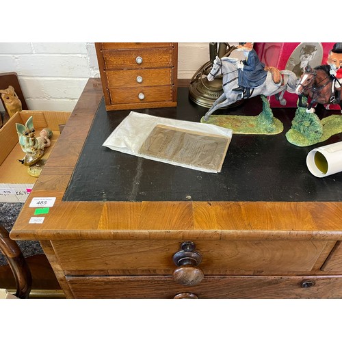 485 - Antique mahogany straight front chest of drawers with leather inset top