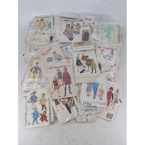 51 - Large quantity of vintage and later sewing patterns