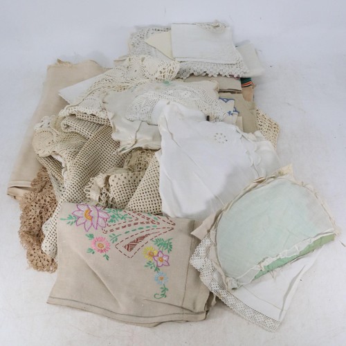 163 - A carton of assorted vintage linen.