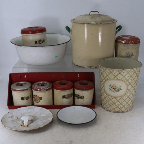 176A - Assorted enamel and tin ware.