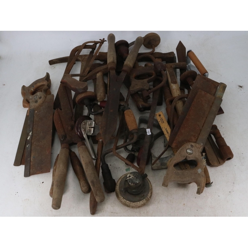 273 - An assortment of vintage tools.